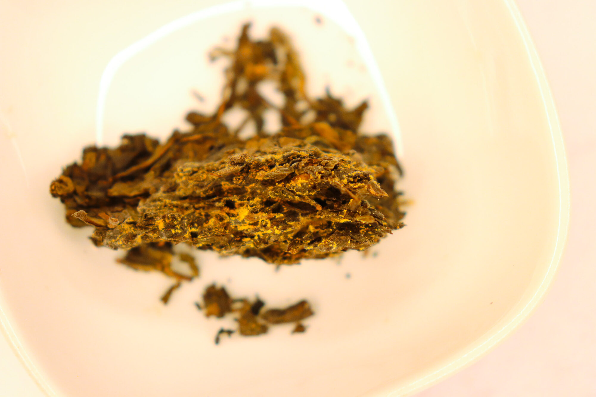 Meet the Tea: Fu Zhuan Heicha - dry leaves