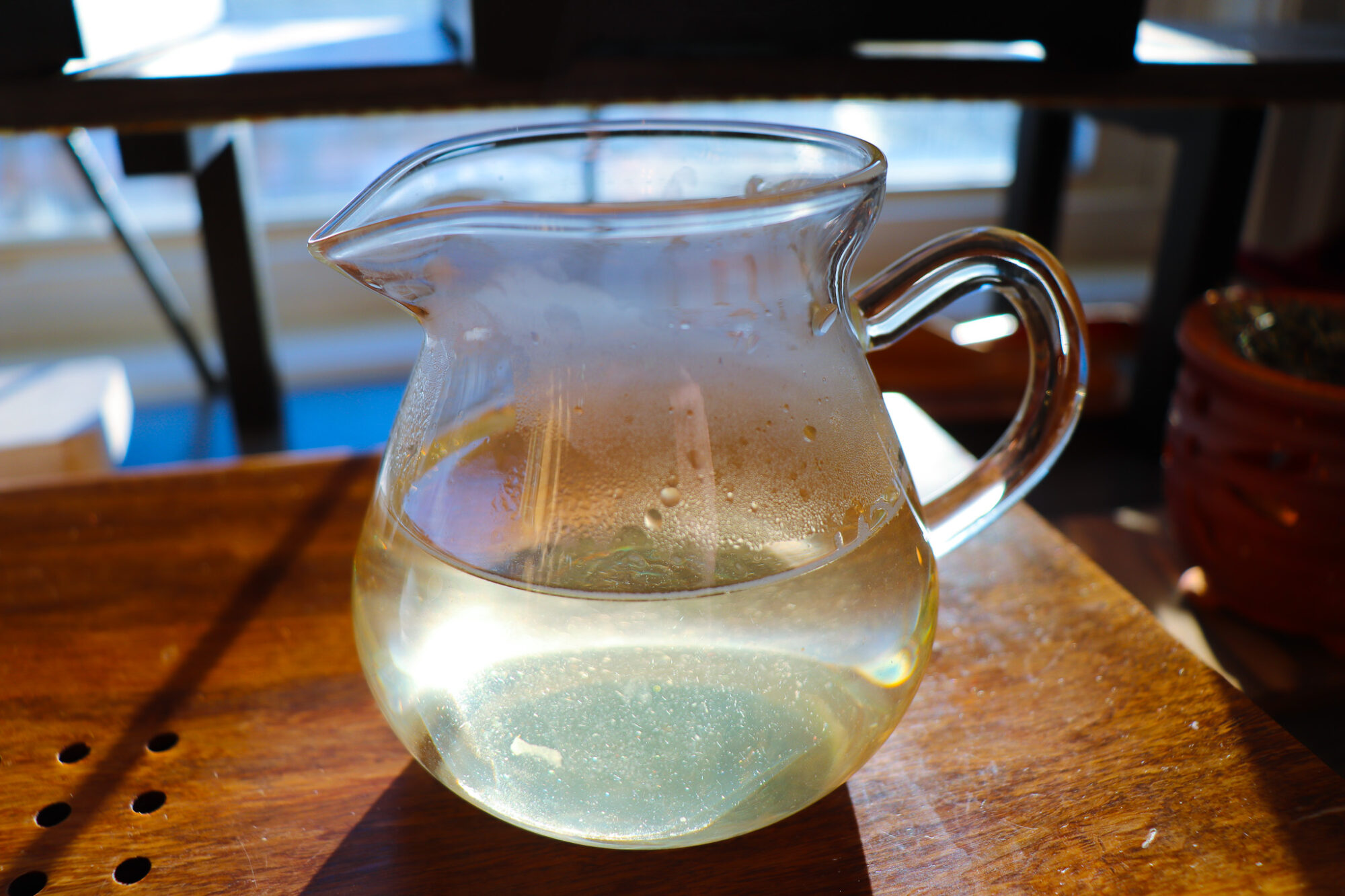 Trichomes floating in infused tea - Everything you need to know about trichomes